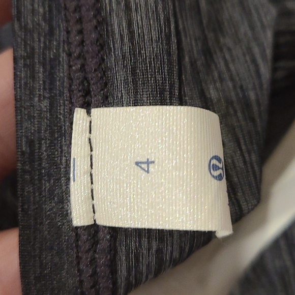 Nwot Lululemon Run: In The Sun Long Sleeve Black and grey - Picture 7 of 11